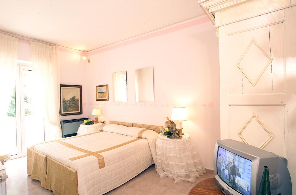 Hotel Velcamare Tarquinia Habitación foto